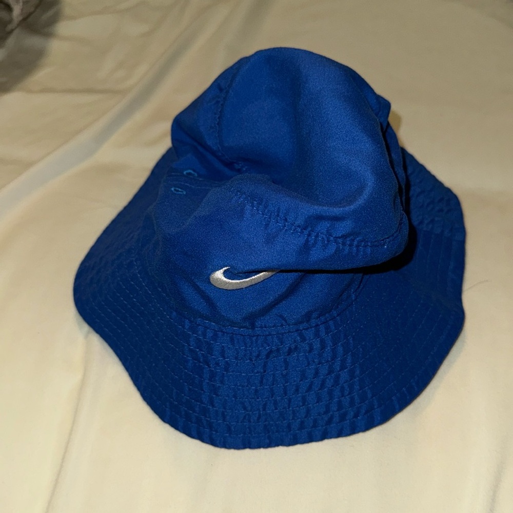 Nike baby sunhat